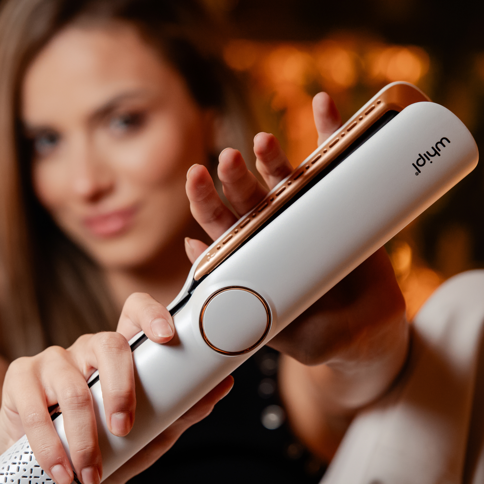 Whipl™ Straithair Pro - Air Straightener + FREE Airstyler incl. 5 attachments