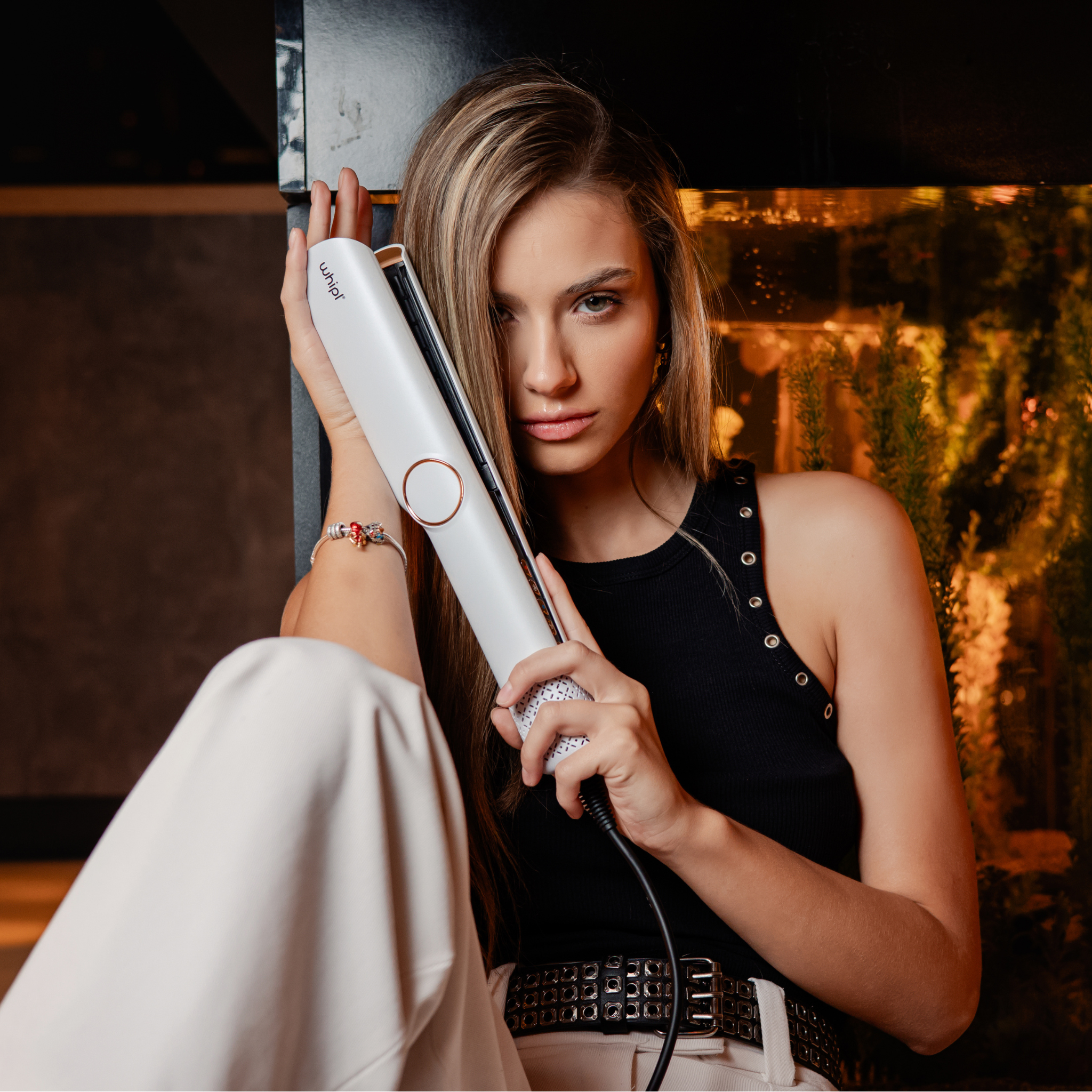 Whipl™ Straithair Pro - Air Straightener + FREE Airstyler incl. 5 attachments